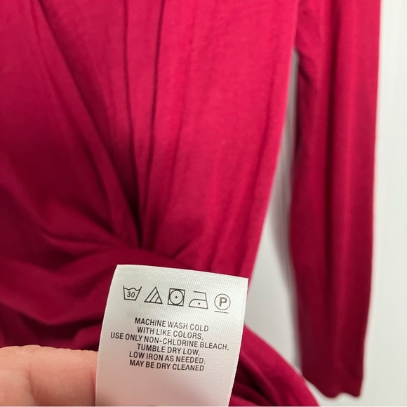 Akemi Kin Top XS Red solid Long Sleeve Stretch Boho Anthropologie Surplice - Picture 7 of 8